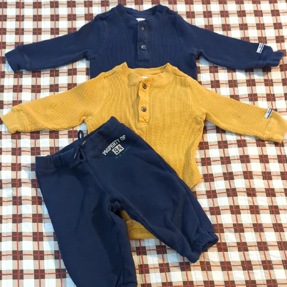 Old Navy Kids Matching Set - Navy and Mustard Onsies With Navy Sweatpants.